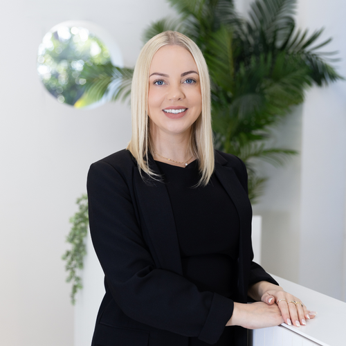 Kristy  Thomson - Real Estate Agent