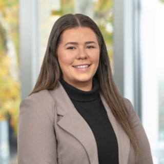 Phoebe Thacker - Real Estate Agent