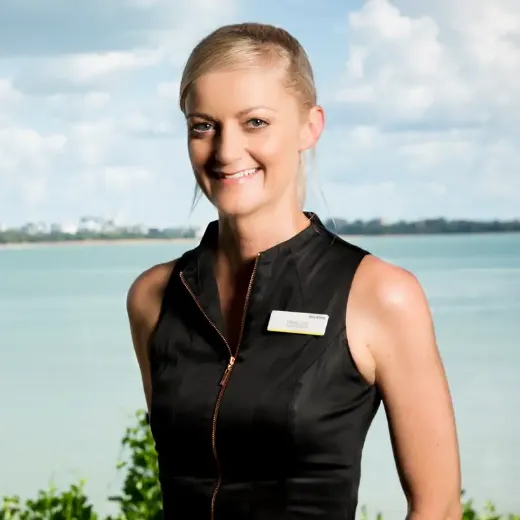 Tiffany Carr - Real Estate Agent at Ray White Bayside - FANNIE BAY