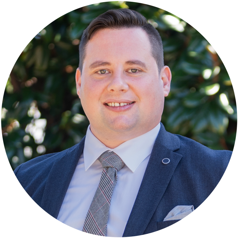 Lewis Elliott - Real Estate Agent
