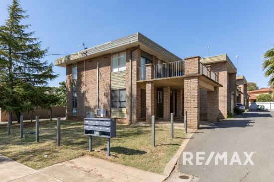 1/1A Joyes Place, Tolland, NSW 2650