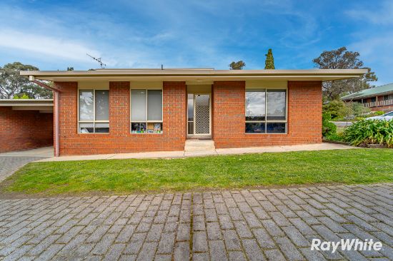 1 & 2/9 Akoonah Drive, Golden Square, Vic 3555