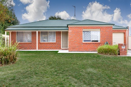 1/2 Finley Court, Mount Clear, Vic 3350