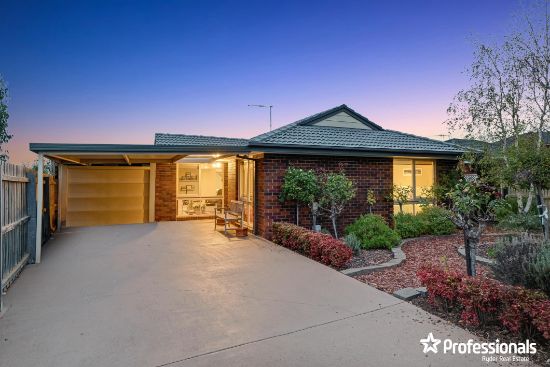 1/24 Cambrian Way, Melton West, Vic 3337