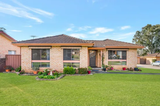 1/65 FUCHSIA CRESCENT, Macquarie Fields, NSW, 2564