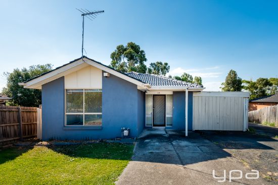 1/8 Hall Court, Meadow Heights, Vic 3048