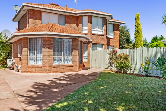 1/8 South Terrace, Avondale Heights, Vic 3034