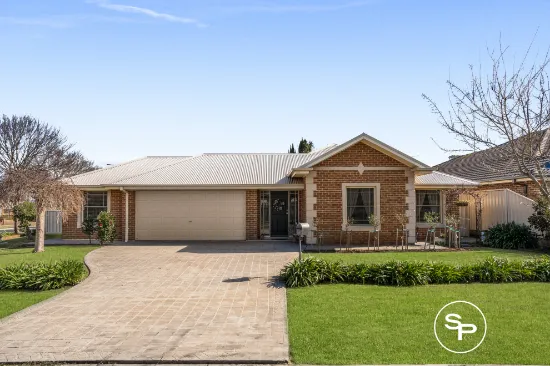 1 Alexandra Crescent, Harrington Park, NSW, 2567