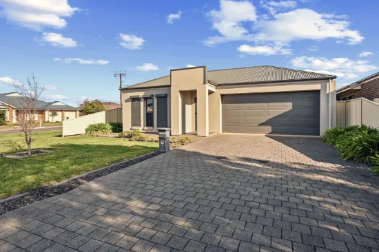 1 Burwood Rd, Munno Para West, SA, 5115