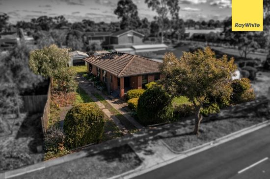 1 Chelmsford Way, Melton West, Vic 3337