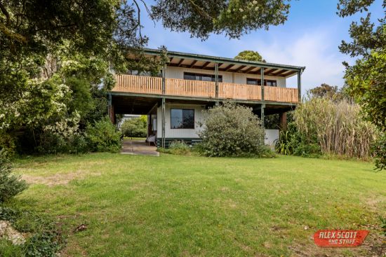 1 Lawrence Avenue, Cowes, Vic 3922