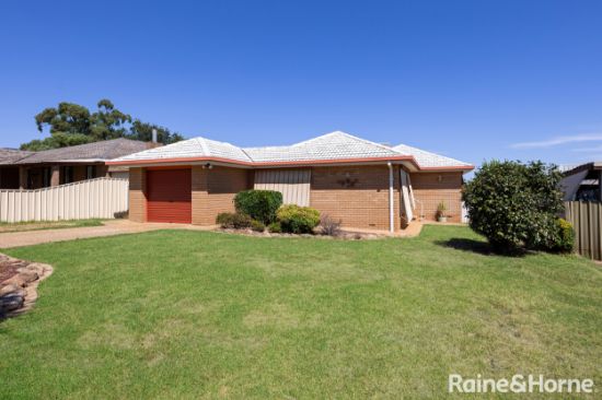 1 Simpson Avenue, Forest Hill, NSW 2651