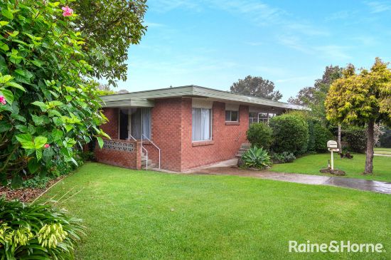 1 Walsh Crescent, North Nowra, NSW 2541