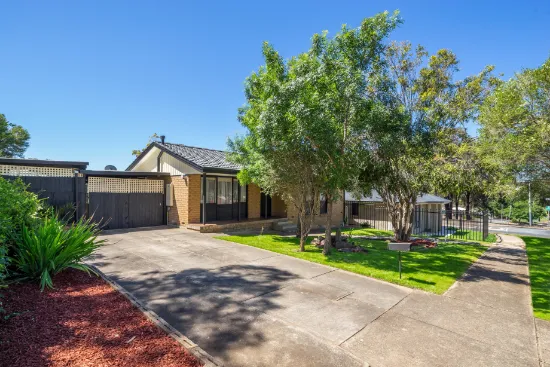 1 Warsaw Cres, Hackham West, SA, 5163