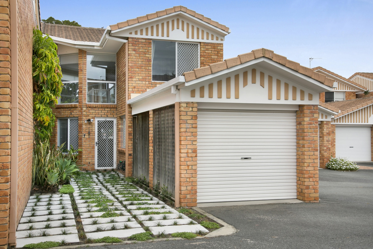 10/173 Barrier Reef Drive, Mermaid Waters, Qld 4218 Townhouse for