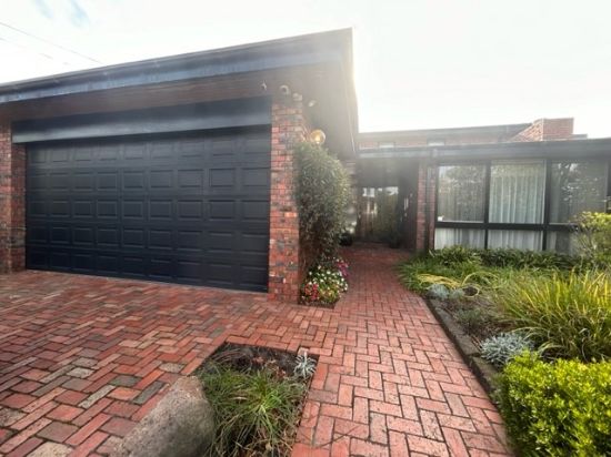 10 Airdrie Road, Caulfield North, Vic 3161