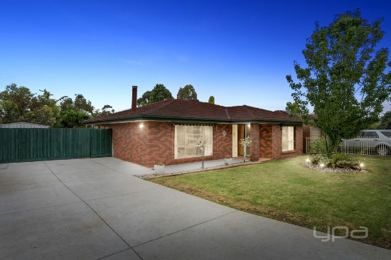 10 Chelmsford Way, Melton West, Vic 3337