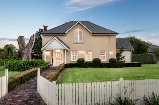 10 Coach House Lane, Beaconsfield, VIC, 3807