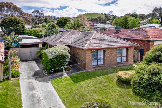 10 Harcourt Close, Sunbury, Vic 3429