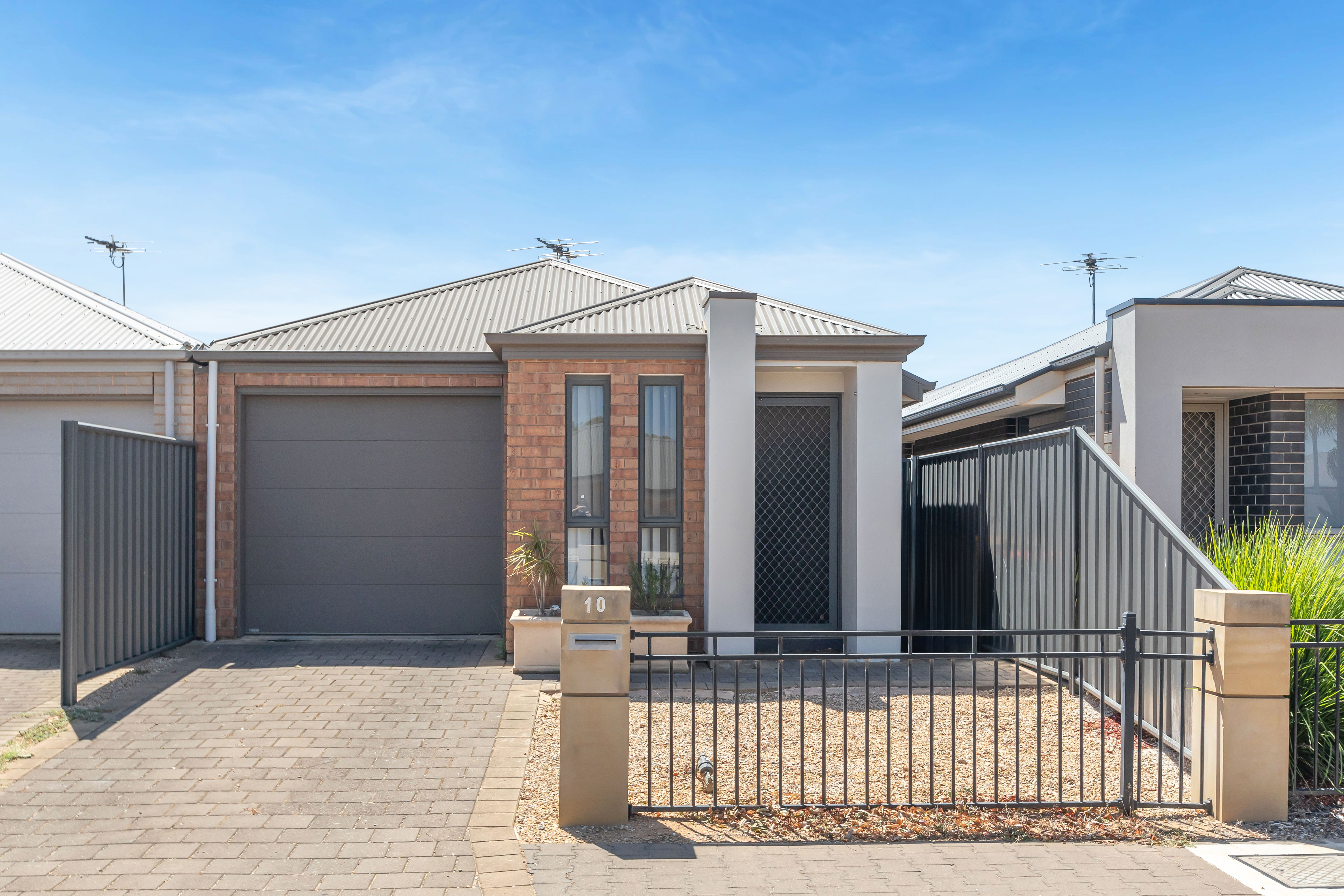 10 Torrens Street, Andrews Farm, SA 5114