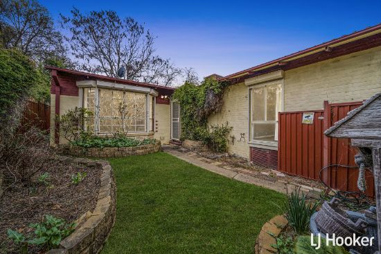 10 Traill Place, Charnwood, ACT 2615