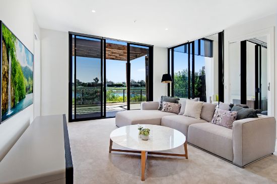 102A/1 The Concourse, Benowa, Qld 4217