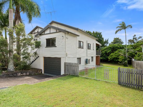 104 Leicester Street, Coorparoo, Qld 4151