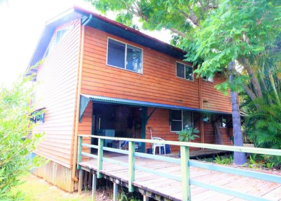 106 High Central Road, Macleay Island, Qld 4184