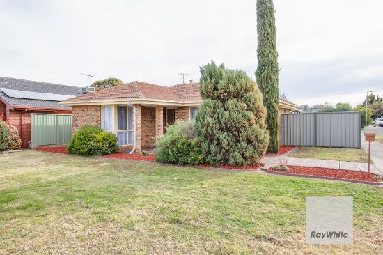 11 Angourie Crescent, Taylors Lakes, Vic 3038