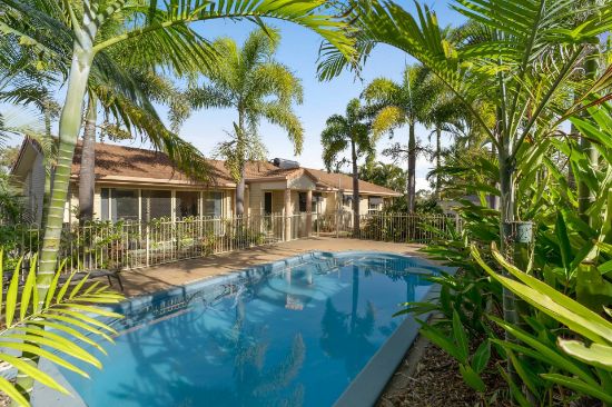 11 Currawong Court, Eli Waters, Qld 4655