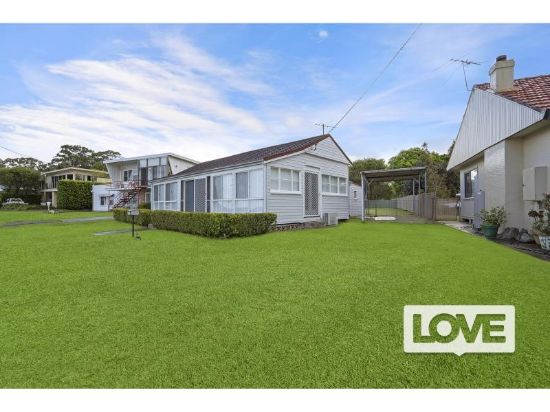 11 George Street, Marmong Point, NSW 2284
