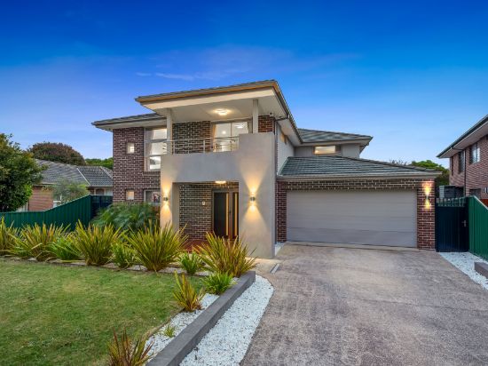11 Holly Green Drive, Wheelers Hill, Vic 3150