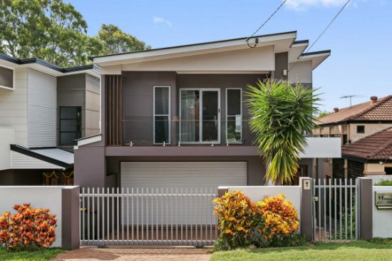 11 Rowsley Street, Greenslopes, Qld 4120