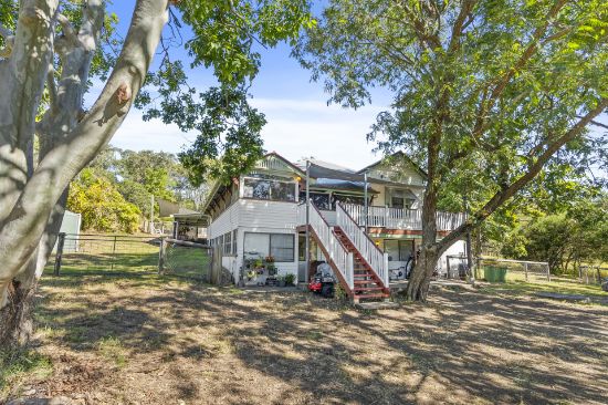 11 Russells Road, Pine Mountain, Qld 4306