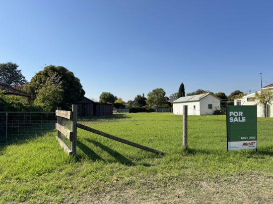 11 Second Ave, Henty, NSW 2658