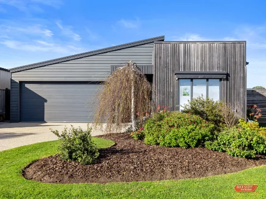 11 Waldorf Rd, Cowes, VIC, 3922