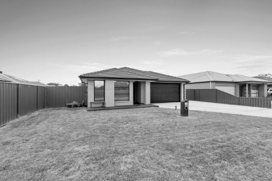 12 Kennelly Crescent, Stratford, Vic 3862