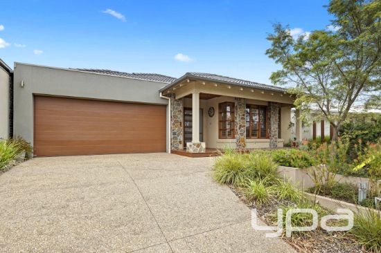 12 Oceanic Drive, Safety Beach, Vic 3936