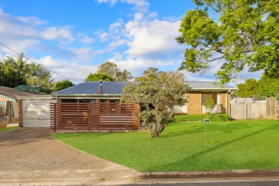 12 Valiant Cres, Strathpine, QLD, 4500