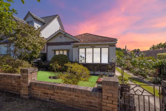 121 Connells Point Road, Connells Point, NSW, 2221