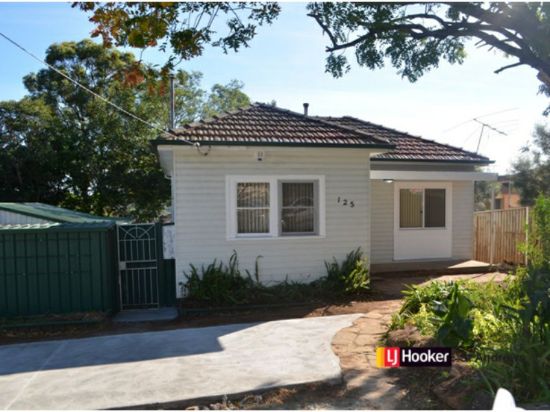 125 Lindesay Street, Campbelltown, NSW 2560