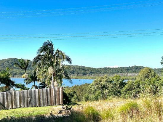 13 Crescent Dr, Russell Island, Qld 4184