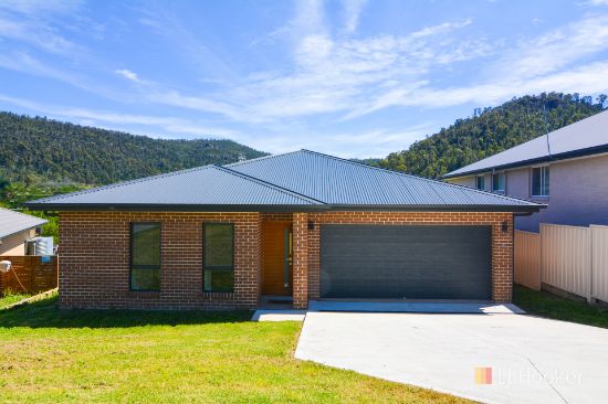 13 Henderson Place, Lithgow, NSW 2790