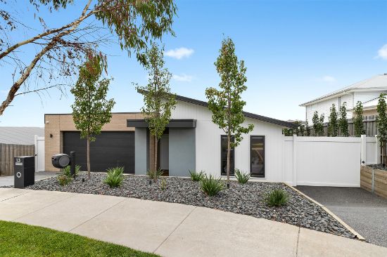 13 Highpoint Crescent, Highton, Vic 3216