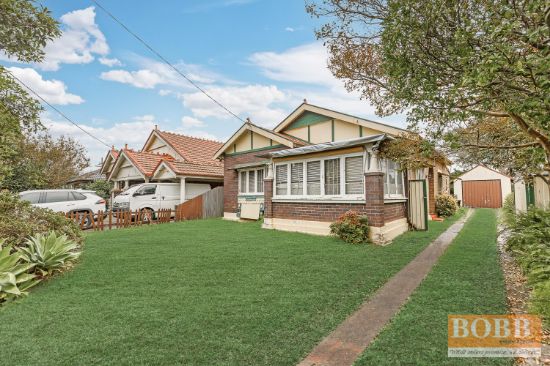 13 HILLVIEW ST, Roselands, NSW 2196