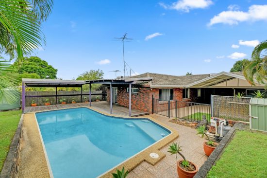 14 Bluebell St, Mansfield, Qld 4122