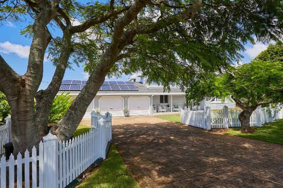 14 Oyster Point Road, Banora Point, NSW 2486