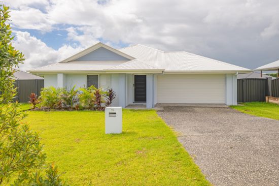 15 Balmoral Cres, Southside, Qld 4570