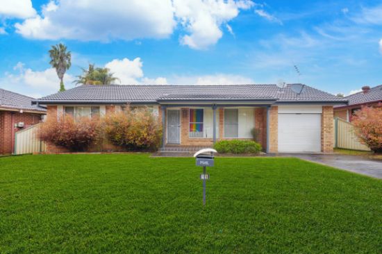 15 Dalkeith Place, St Helens Park, NSW 2560