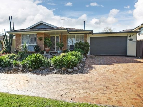 15 Darnay Place, Ambarvale, NSW 2560